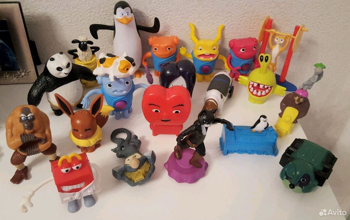 Игрушка макдональдс шарик. Игрушки в макдональдсе сейчас. Игрушка ферби макдональдс 2001. Игрушка кирби макдональдс. Игрушка макдональдс шарик.