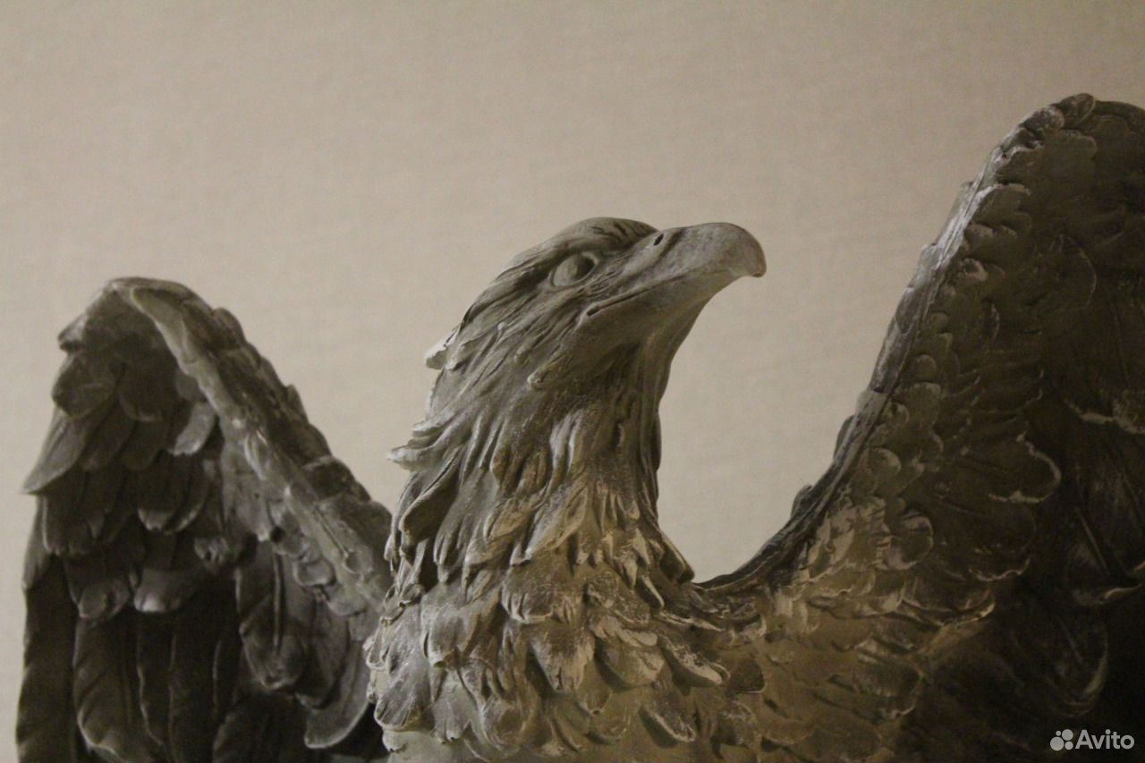 Птицы авито орловская. Скульптура орла. Фигуры орла из полистоуна. Авито Орел. Орел из гипса.