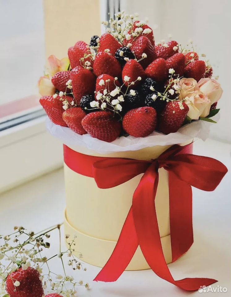Коробки с цветами и ягодами/конфетами купить на Зозу.ру - фотография № 5