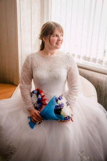 Свадебное белоснежное платье