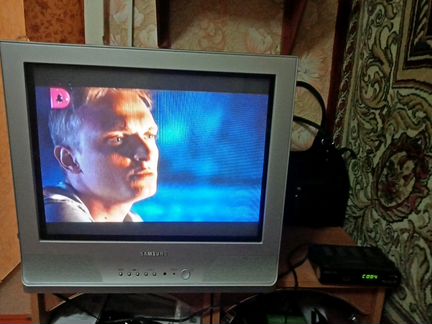 Телевизор Самсунг с плоским экраном,диагональ 54 с