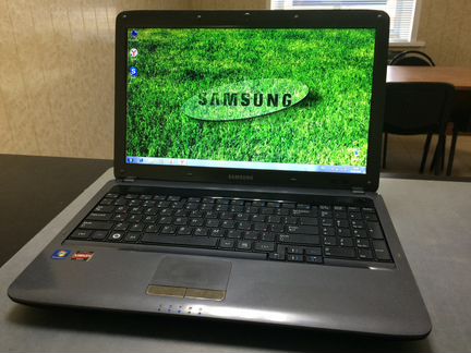 Ноутбук SAMSUNG R525