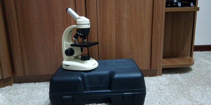 Микроскоп Levenhuk 40L