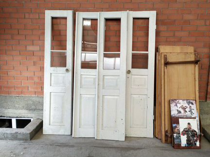 Двери деревянные б/у