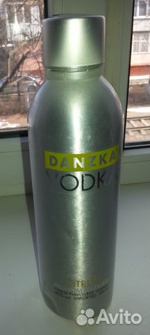 Пустая бутылка Danzka Vodka метал.Дания винтаж