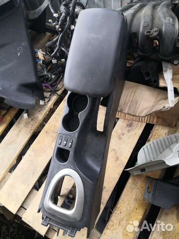 Подлокотник Nissan Qashqai J10