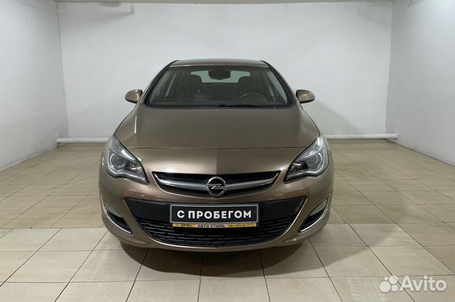 Opel Astra `2012