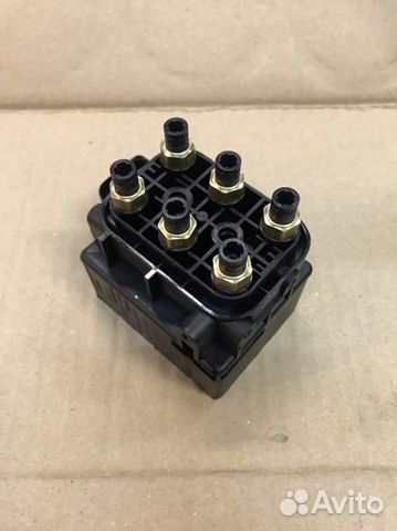 Блок клапанов пневмоподвески VW Toureg 10-18 (NF)