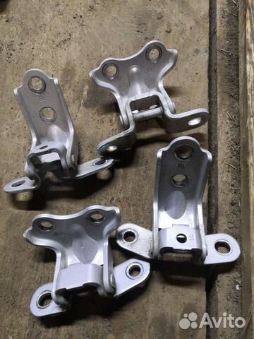 Петля двери солярис 1