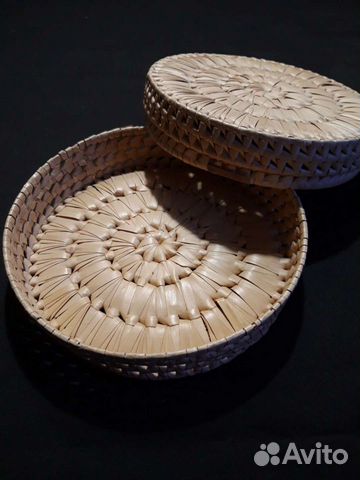 Шкатулка, вазочки плетенные