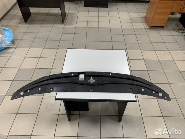 Накладка передней панели радиатора Toyota Land Cru