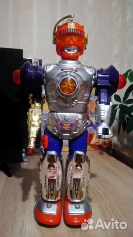 Робот игрушечный