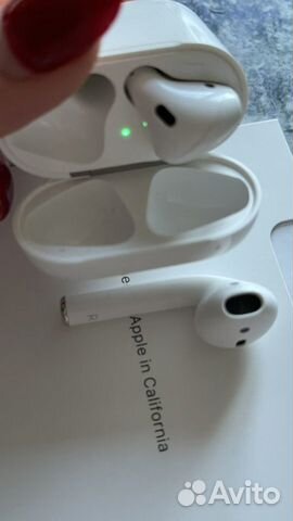 Наушники AirPods