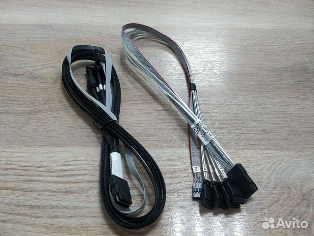 Кабель SFF-8087 to 4 SATA