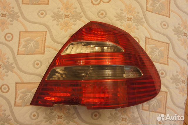 Фонарь задний правый Mercedes W211