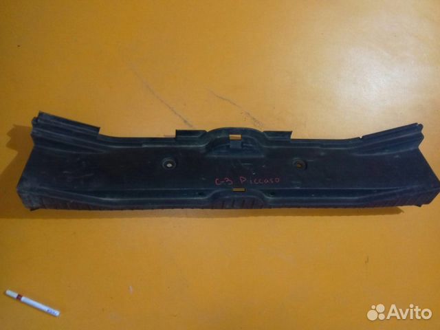 Обшивка крышки багажника на Citroen C3 Picasso Обшивка крышки багажника на Citroen C3 Picasso