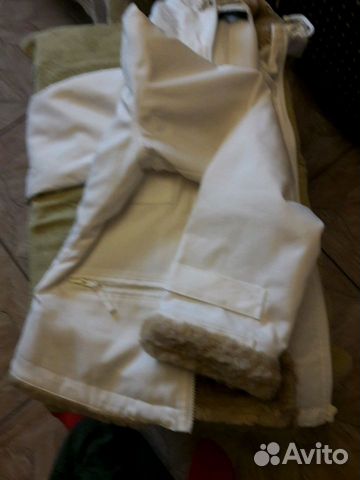 Белая осенняя курточка Белая осенняя курточка