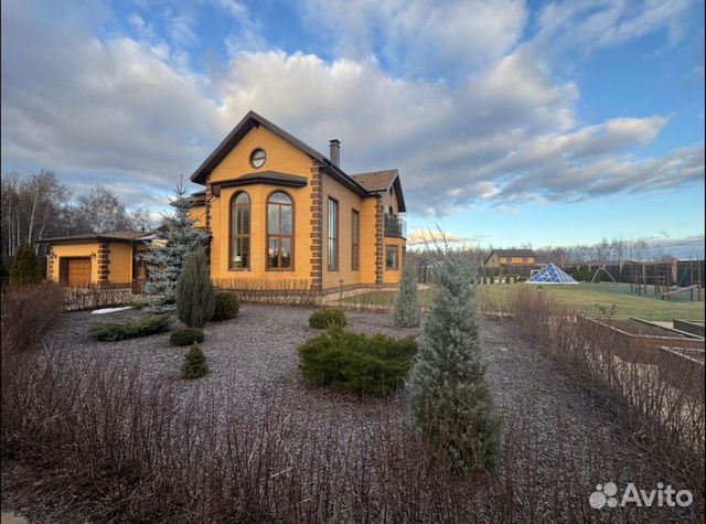 

8-к. коттедж, 700 м²