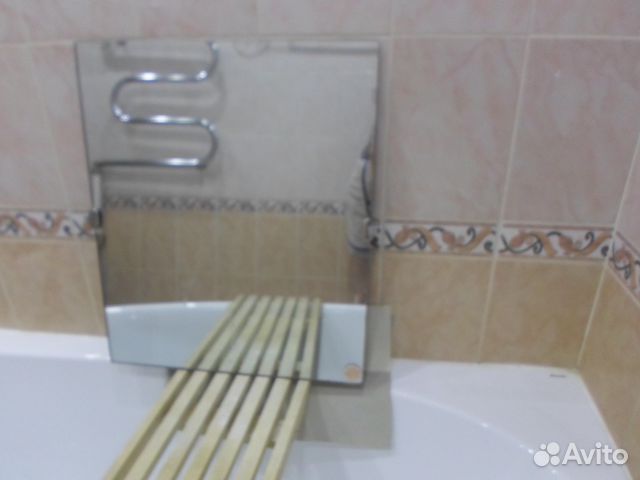 Зеркало с креплением для ванной комнаты