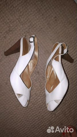 Босоножки 38р кожа белые почти новые Босоножки 38р кожа белые почти новые
