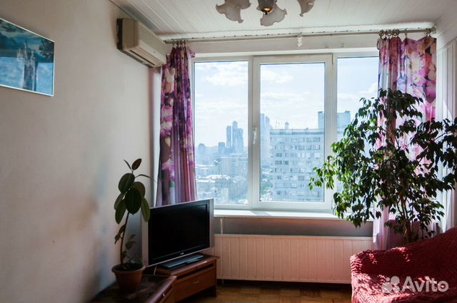 Комната 18 м² в 4-к, 22/24 эт.