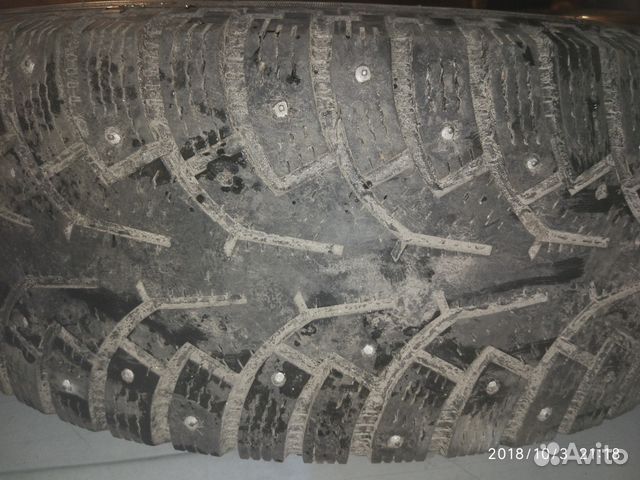 Продам зимние шипованные шины 225/60 R17 Nokian