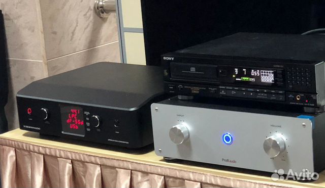 Hi End стерео усилитель c сверхнизкими искажениями Hi End стерео усилитель c сверхнизкими искажениями