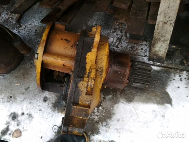 Поворотный редуктор автокрана Поворотный редуктор автокрана