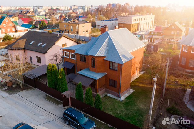 Коттедж 300 м² на участке 10 сот. Коттедж 300 м² на участке 10 сот.