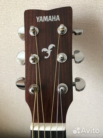 Электроакустическая гитара Yamaha FGX800CN