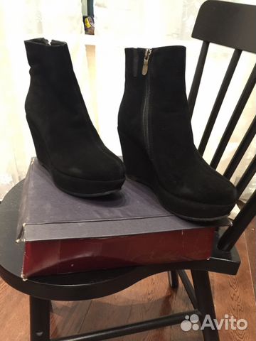 Женские ботинки