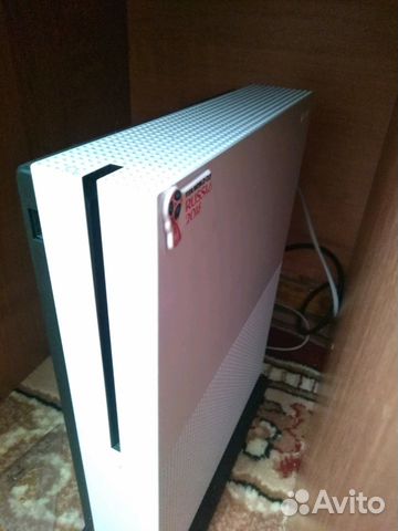 Xbox one S 500gb с двумя геймпадами