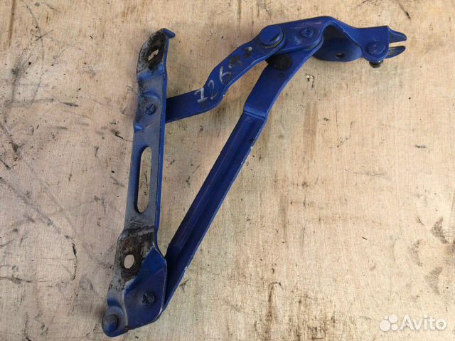 Петли крышки багажника Seat Cordoba 6K5827302 Петли крышки багажника Seat Cordoba 6K5827302