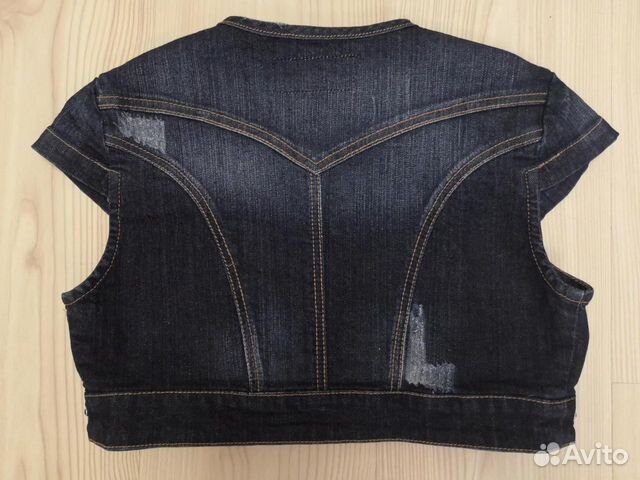 Мега стильная укороченная джинсовая жилетка Мега стильная укороченная джинсовая жилетка