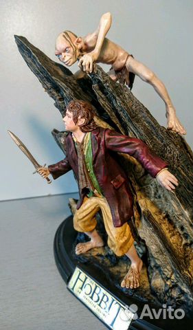 THE hobbit riddles IN THE dark collectible figure