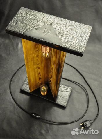 Дизайнерская лампа из обожженного дерева Дизайнерская лампа из обожженного дерева