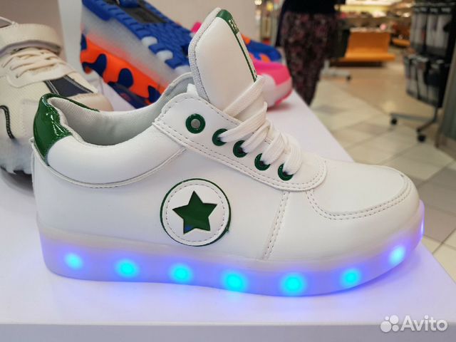 Кроссовки светящиеся белые Кроссовки светящиеся белые