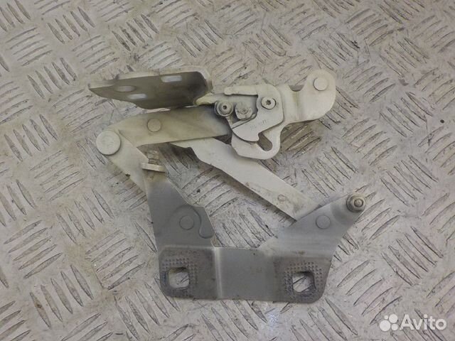 Петля капота правая Mercedes ML GLE W166 Петля капота правая Mercedes ML GLE W166