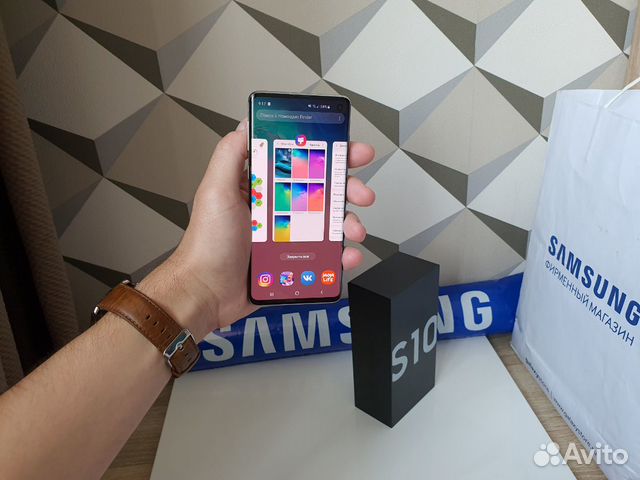 SAMSUNG Galaxy S10