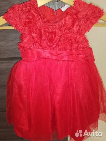 Праздничное платье на 3-4 года Праздничное платье на 3-4 года