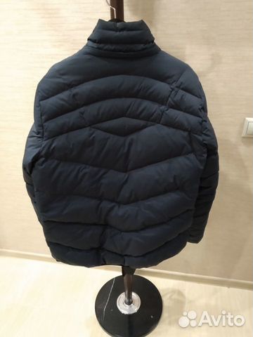 Пуховик Emporio Armani 7 оригинальный с капюшоном Пуховик Emporio Armani 7 оригинальный с капюшоном