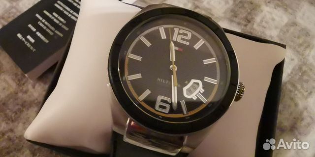 Часы Tommy Hilfiger