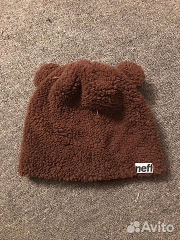 Шапка вязанная с помпоном