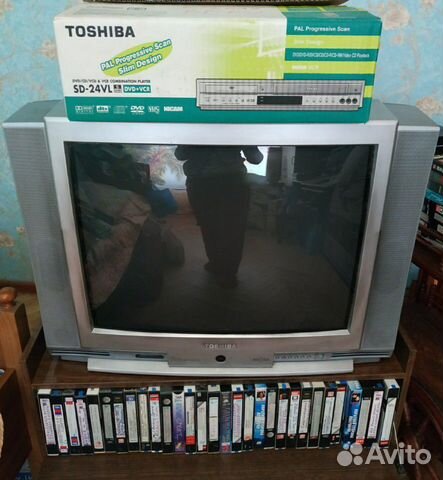 Телевизор Toshiba, DVD-проигрыватель и кассетный в Телевизор Toshiba, DVD-проигрыватель и кассетный в