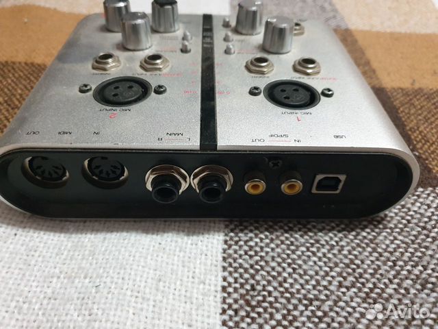 Внешняя звуковая карта Alesis io2 Внешняя звуковая карта Alesis io2