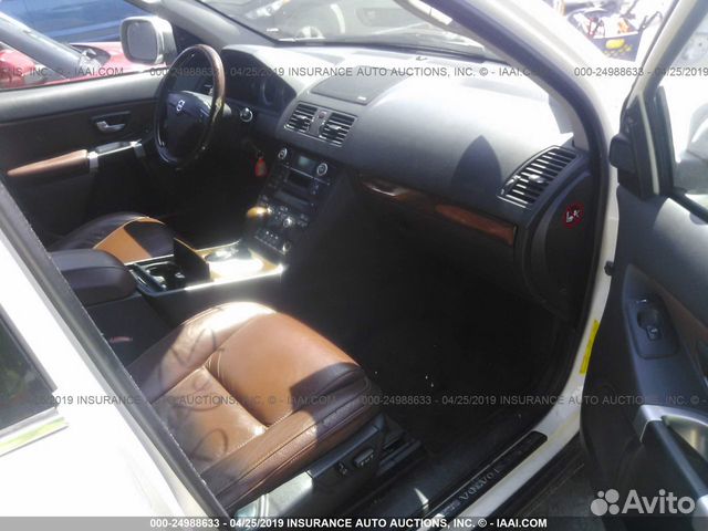 Volvo XC90 V8 4,4 на запчасти в разборке