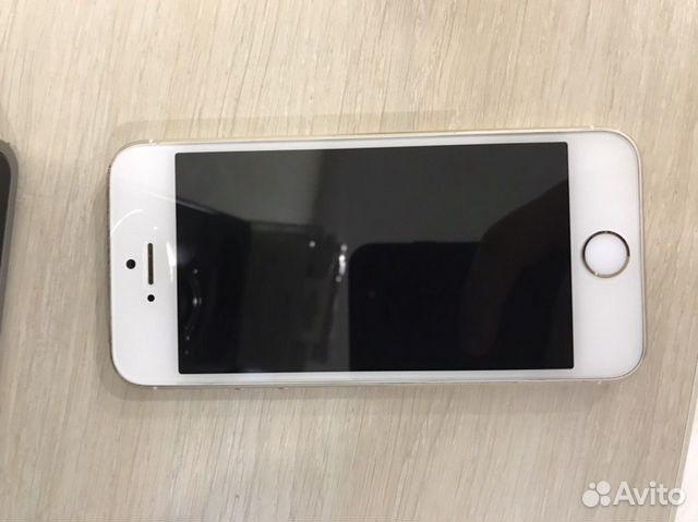 Телефон iPhone 5s Телефон iPhone 5s