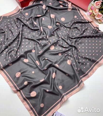 Платки женские 90/90 см шелк. Горох Платки женские 90/90 см шелк. Горох