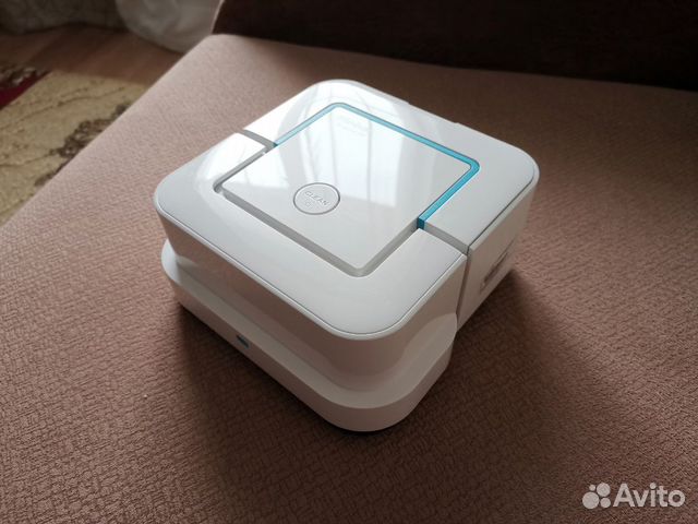 Робот iRobot Braava Jet 240 Робот iRobot Braava Jet 240