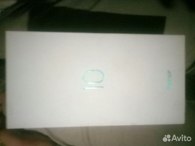 Коробка и зарядник от Honor 10